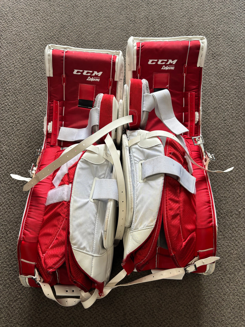 Load image into Gallery viewer, Used CCM Eflex 3.9 Sr. Goalie Leg Pads

