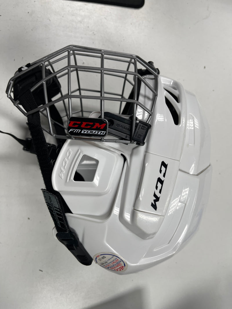 Load image into Gallery viewer, Used CCM Youth Helmet
