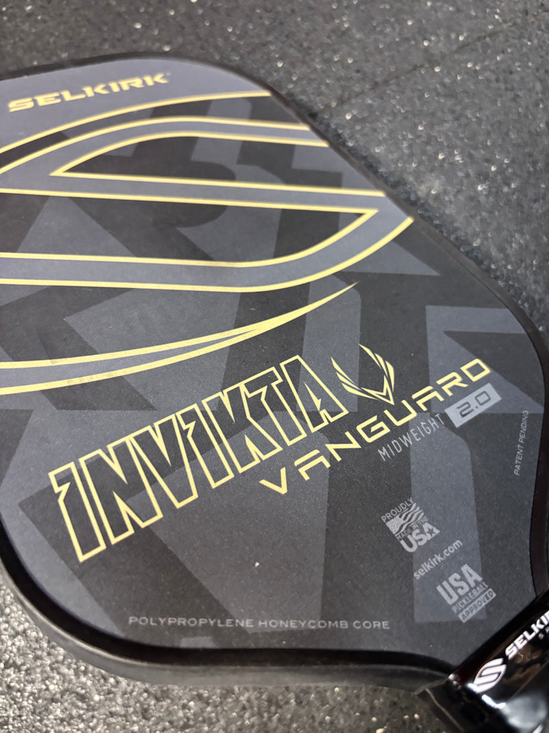 Load image into Gallery viewer, Used Selkirk Vanguard 2.0 Pickleball Paddle
