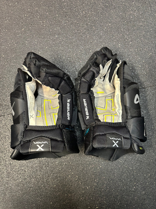 Used Bauer Vapor Hyperlite Gloves