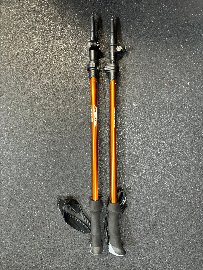 Load image into Gallery viewer, Used Cascade Mountain Tech Alptrek 825 Medium Snow Shoe Set
