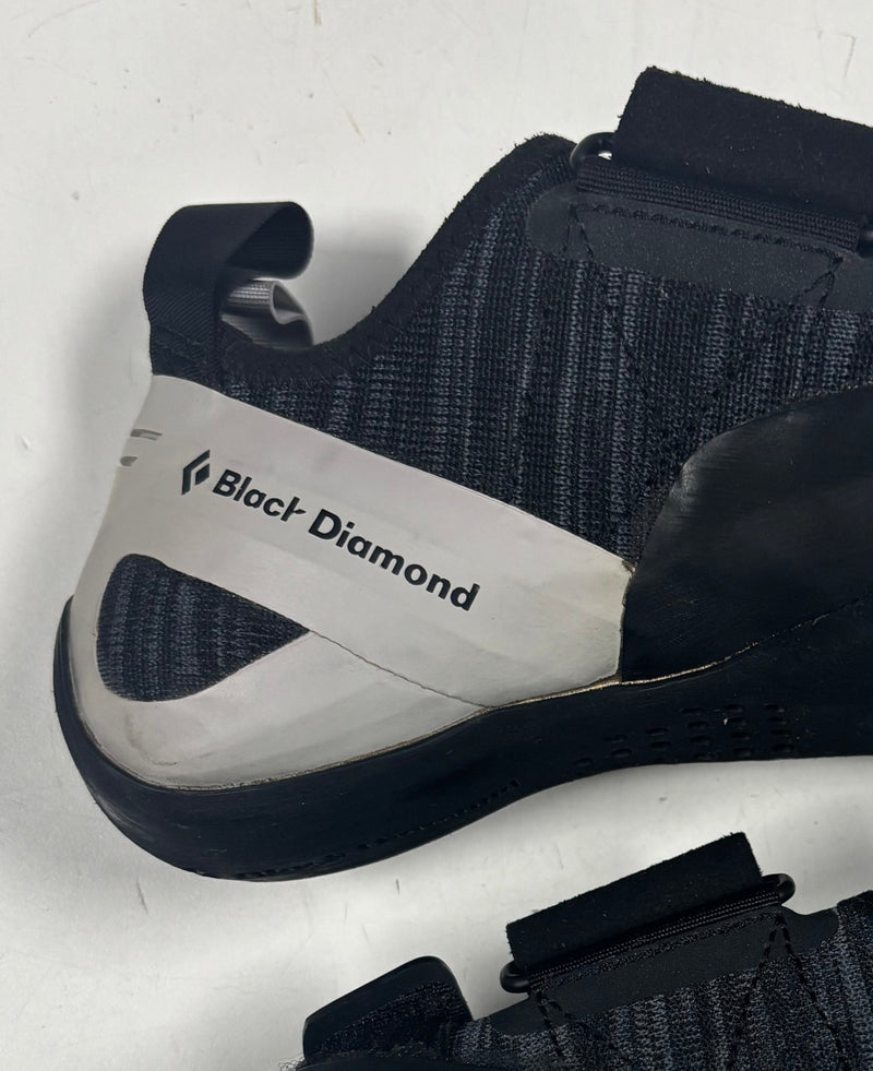 Load image into Gallery viewer, Used Black Diamond Momentum Climbing Shoes
