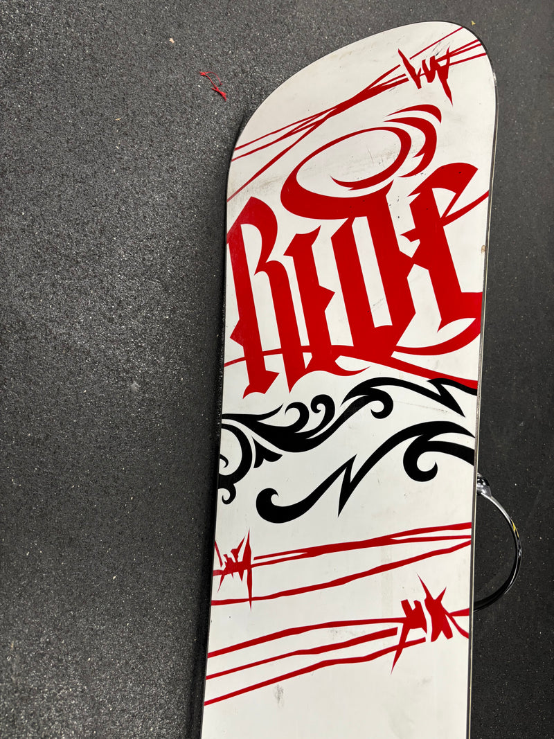 Load image into Gallery viewer, Used Ride Fleetwood Snowboard w/ Bindings
