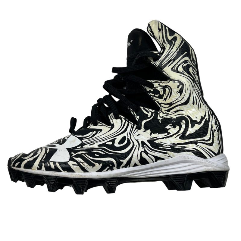 Load image into Gallery viewer, Used Under Armour Highlight Football Cleats Youth Size 4.5
