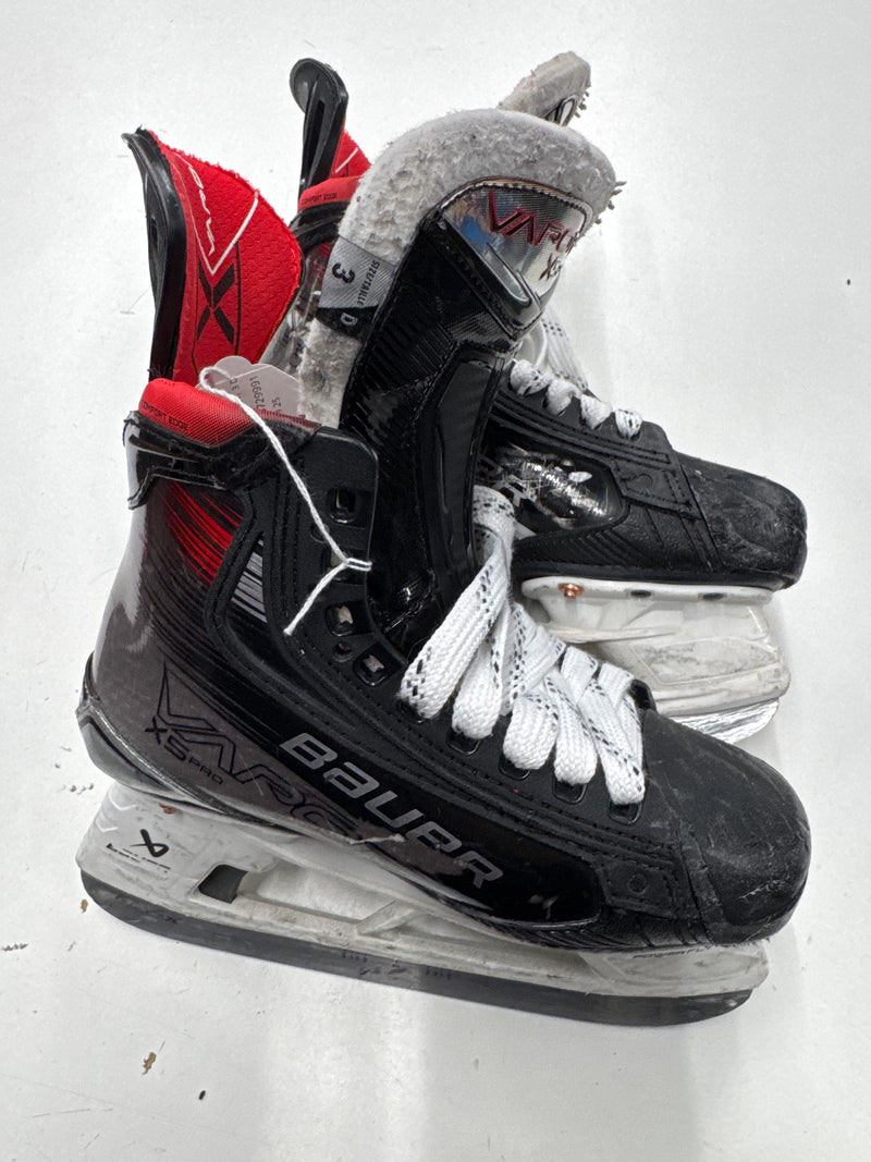 Load image into Gallery viewer, Used Bauer Vapor X5 Pro Hockey Skates, INT 3 D
