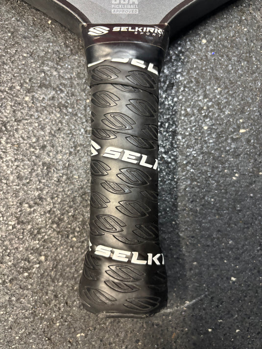 Used Selkirk Vanguard 2.0 Pickleball Paddle