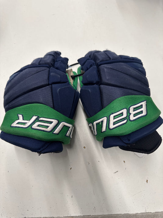 Used Bauer Vapor Pro Team Sno-King Junior Thunderbirds Junior Hockey Gloves