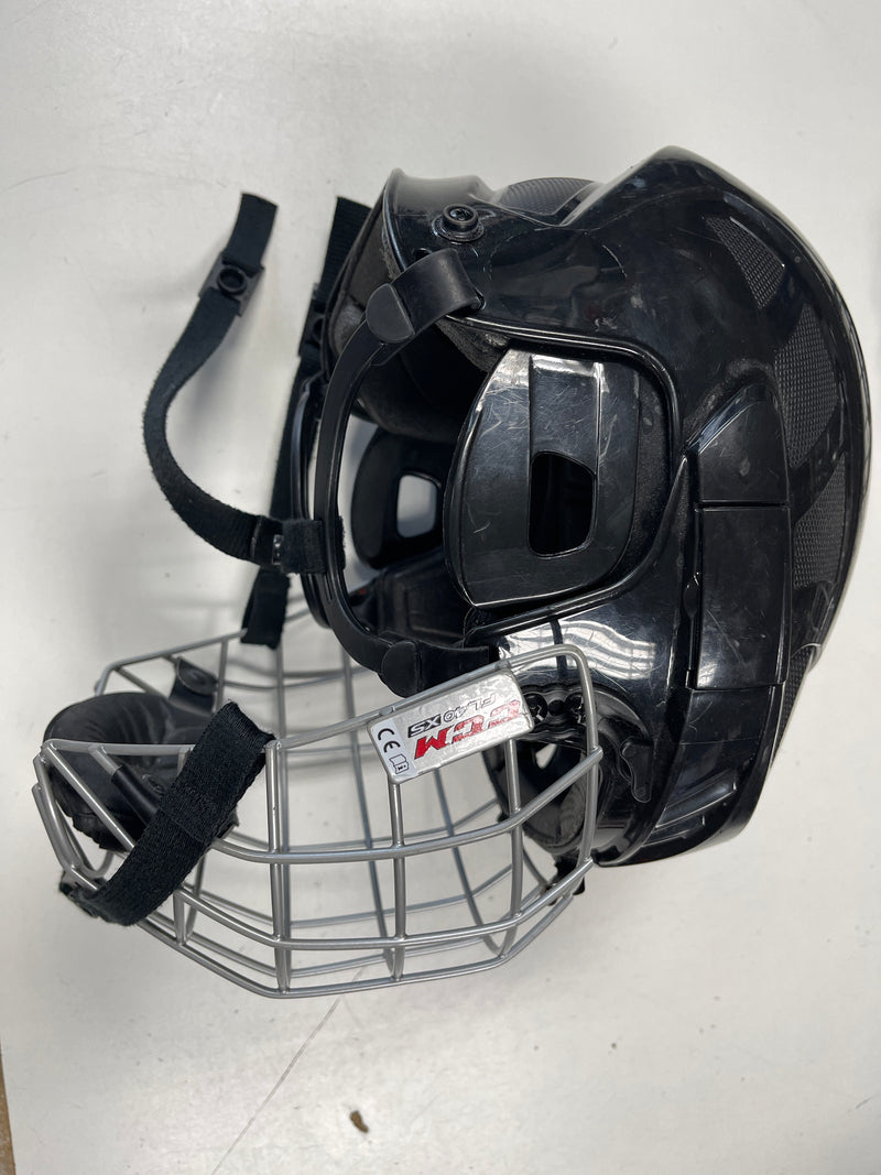 Load image into Gallery viewer, Used CCM FL40 XS Helmet
