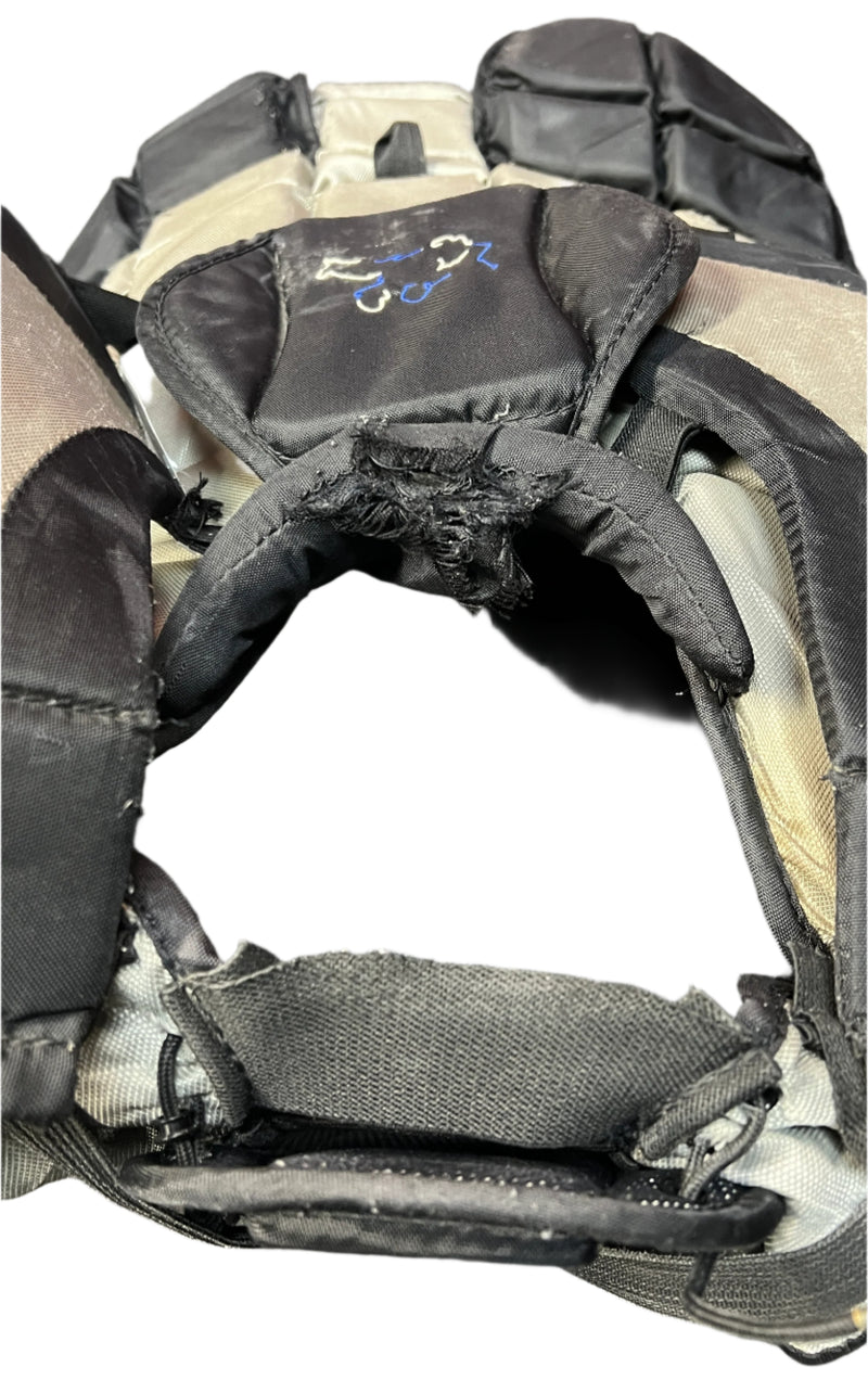 Load image into Gallery viewer, Used Vaughn Jr. Large Hockey Goalie Chest Protector
