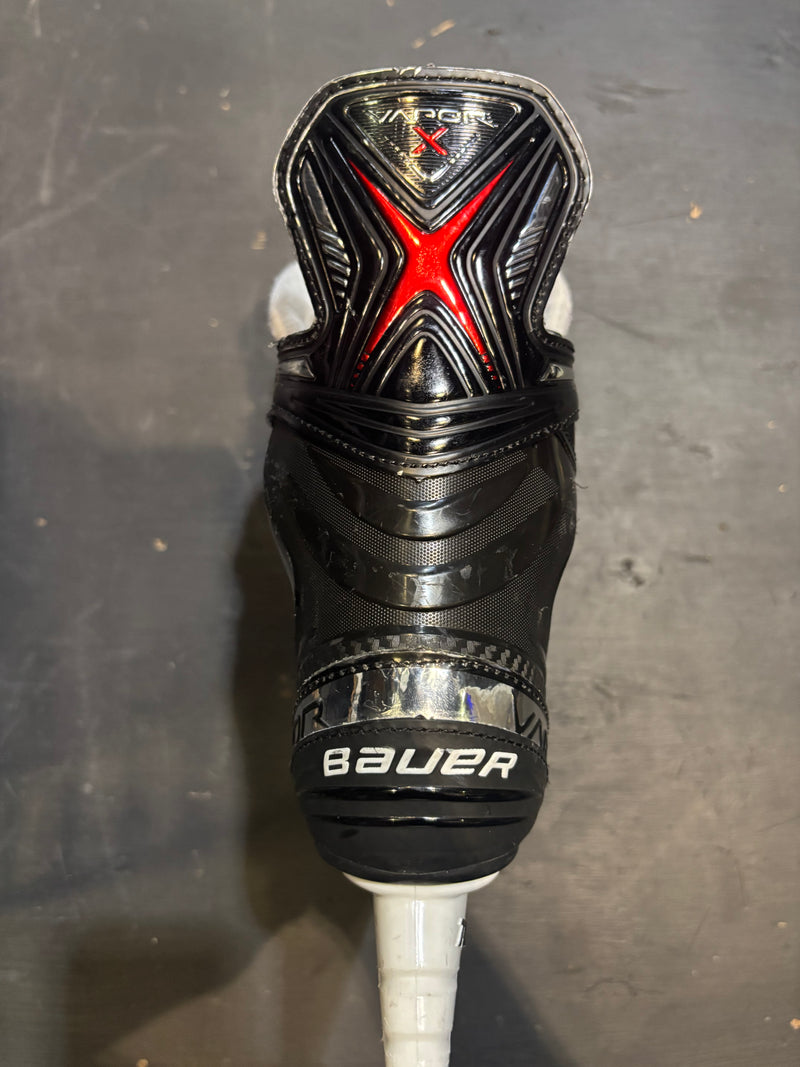 Load image into Gallery viewer, Slightly Used Bauer Vapor X3.5 Jr. 3 D Hockey Skates
