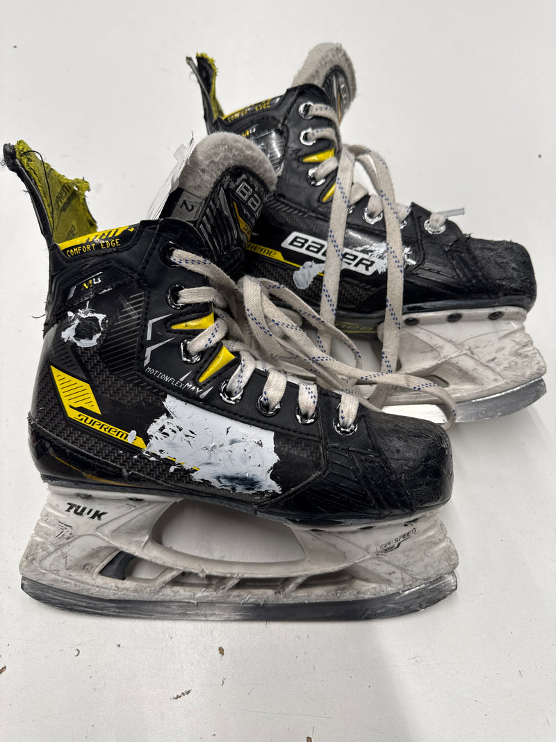 Load image into Gallery viewer, Used Bauer Supreme M4 Hockey Skate, INT 2 EE
