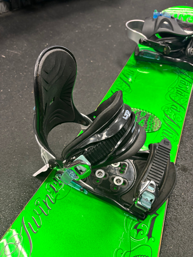 Load image into Gallery viewer, Used Burton Hasta La Muerte Trackboard w/ Bindings
