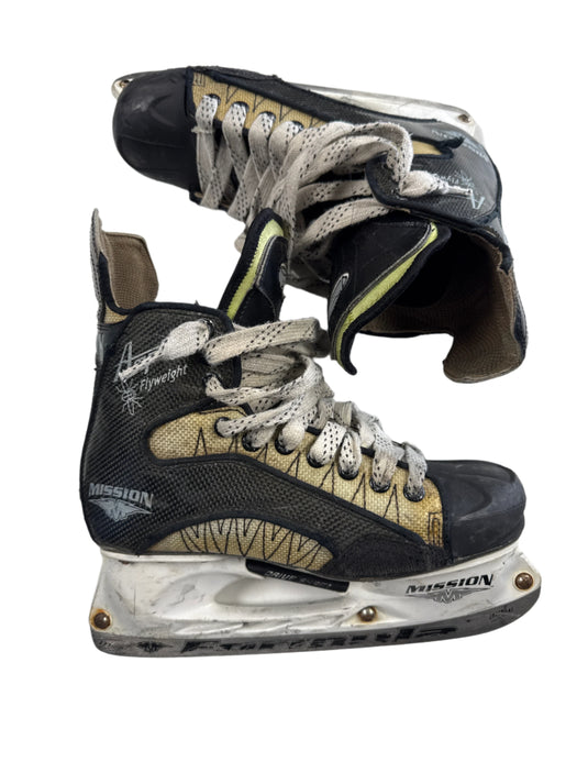 Used Mission Amp Flyweight Hockey Skates, SR 8.5