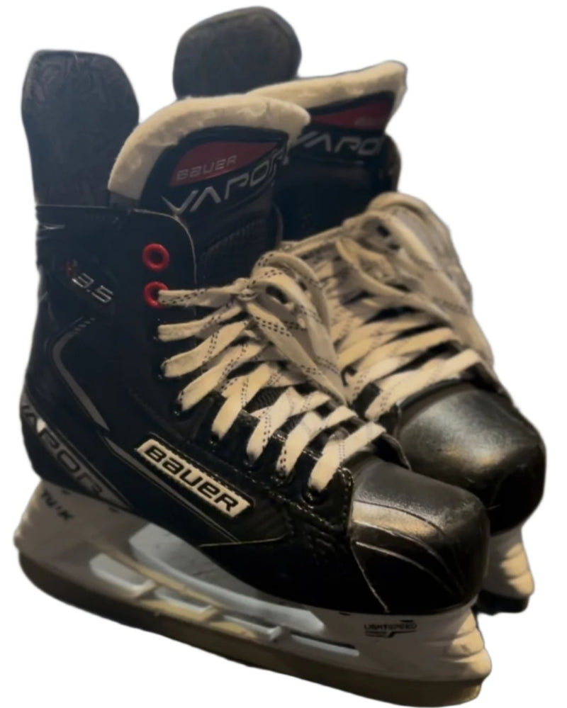 Load image into Gallery viewer, Slightly Used Bauer Vapor X3.5 Jr. 3 D Hockey Skates
