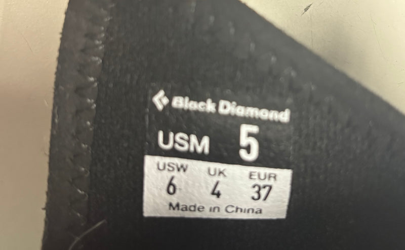 Load image into Gallery viewer, Used Black Diamond Momentum Climbing Shoes
