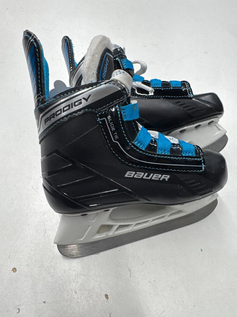 Load image into Gallery viewer, Used Bauer Prodigy Size 8 Youth Ice Hockey Skates
