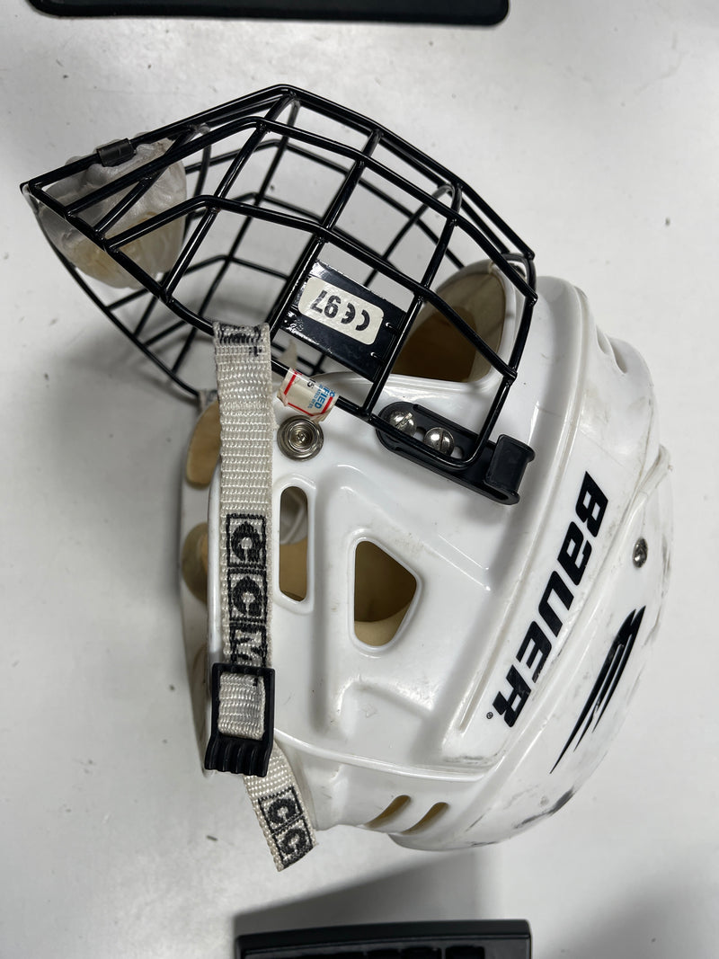 Load image into Gallery viewer, Used Bauer White youth Helment
