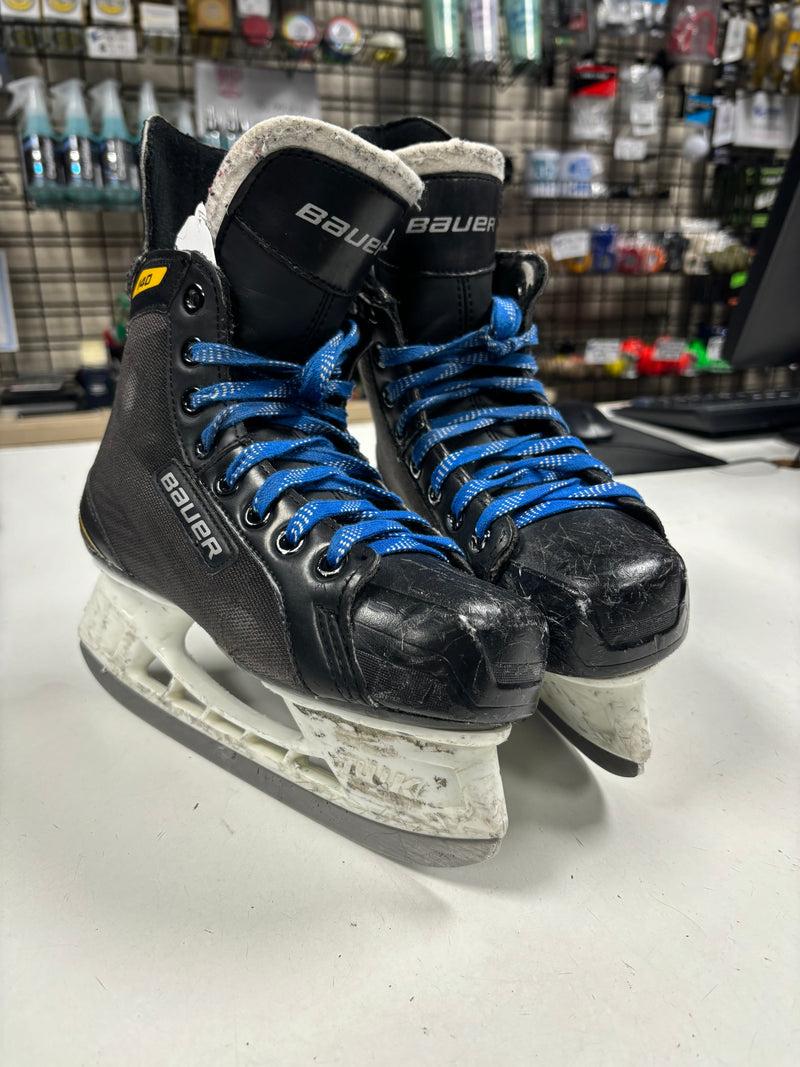 Load image into Gallery viewer, Used Bauer Supreme 140 Size 3 Hockey Skates
