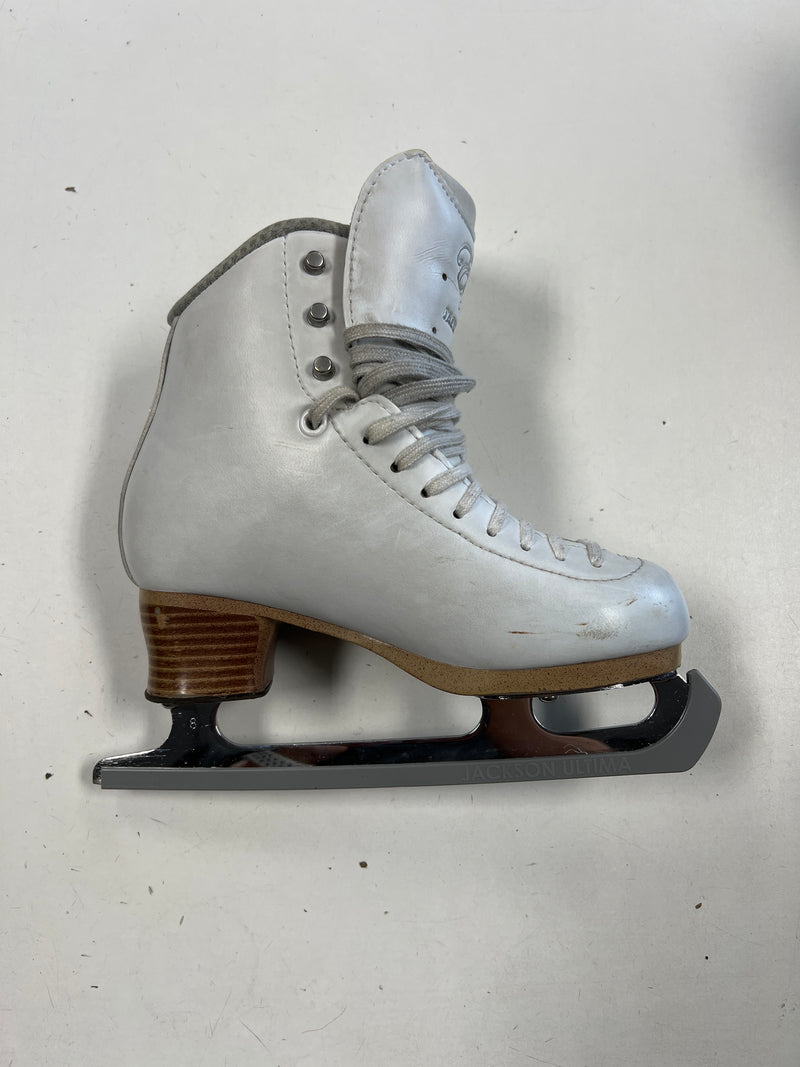 Load image into Gallery viewer, Used Jackson Elle 2131 Size 2 Figure Skates
