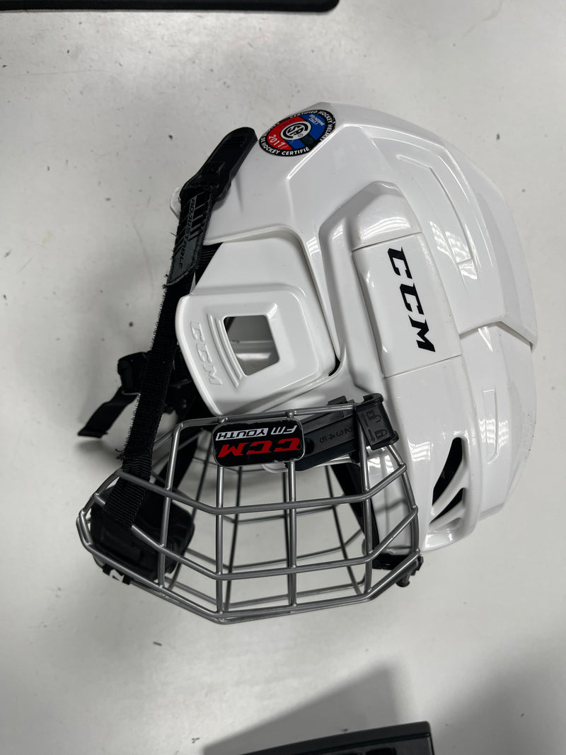 Load image into Gallery viewer, Used CCM Youth Helmet
