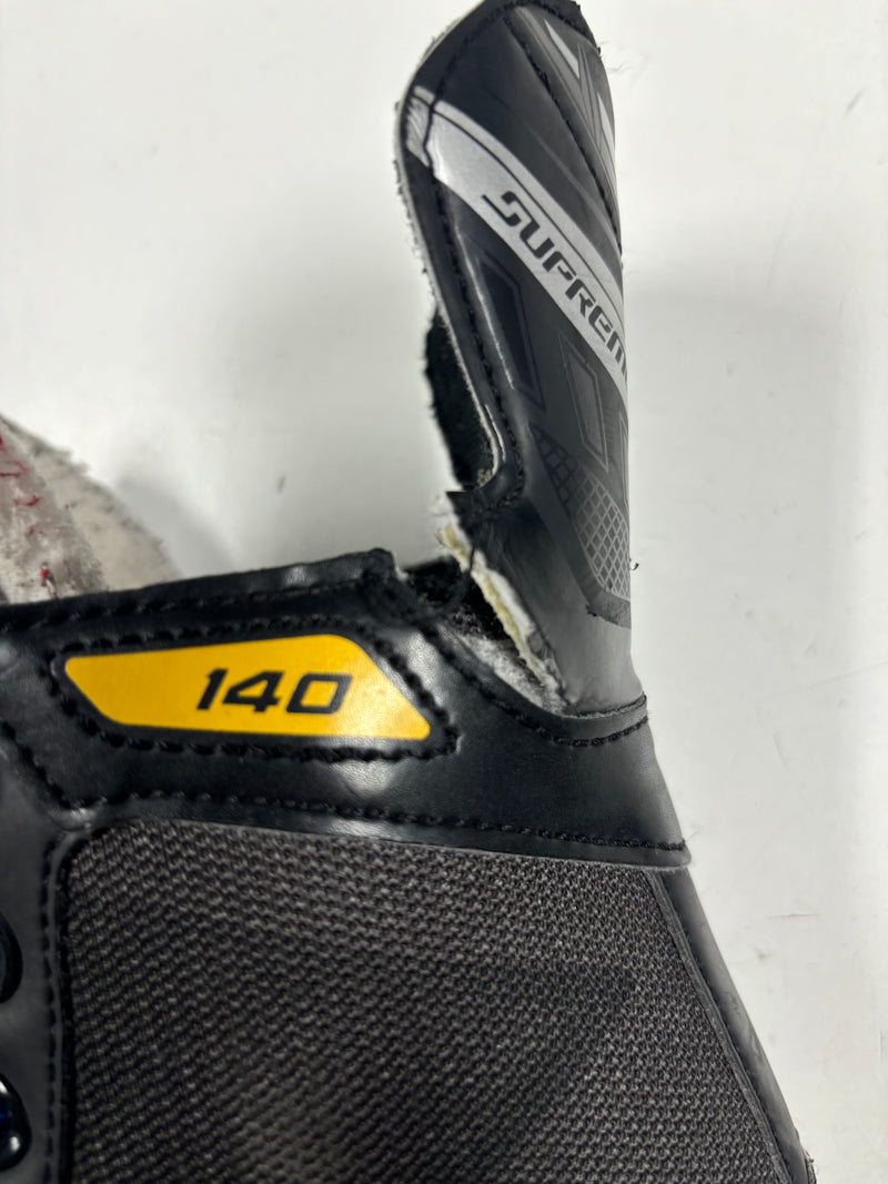 Load image into Gallery viewer, Used Bauer Supreme 140 Size 3 Hockey Skates
