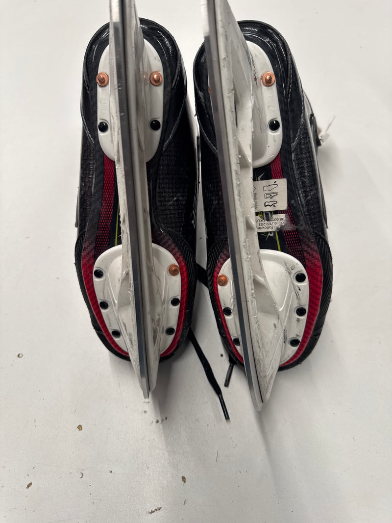 Load image into Gallery viewer, Used Bauer Vapor 3X Pro Hockey Skates, Size 4.5
