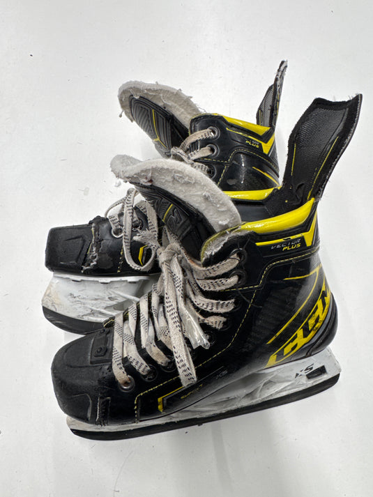 Used CCM Super Tacks Hockey Skates INT. 3.5