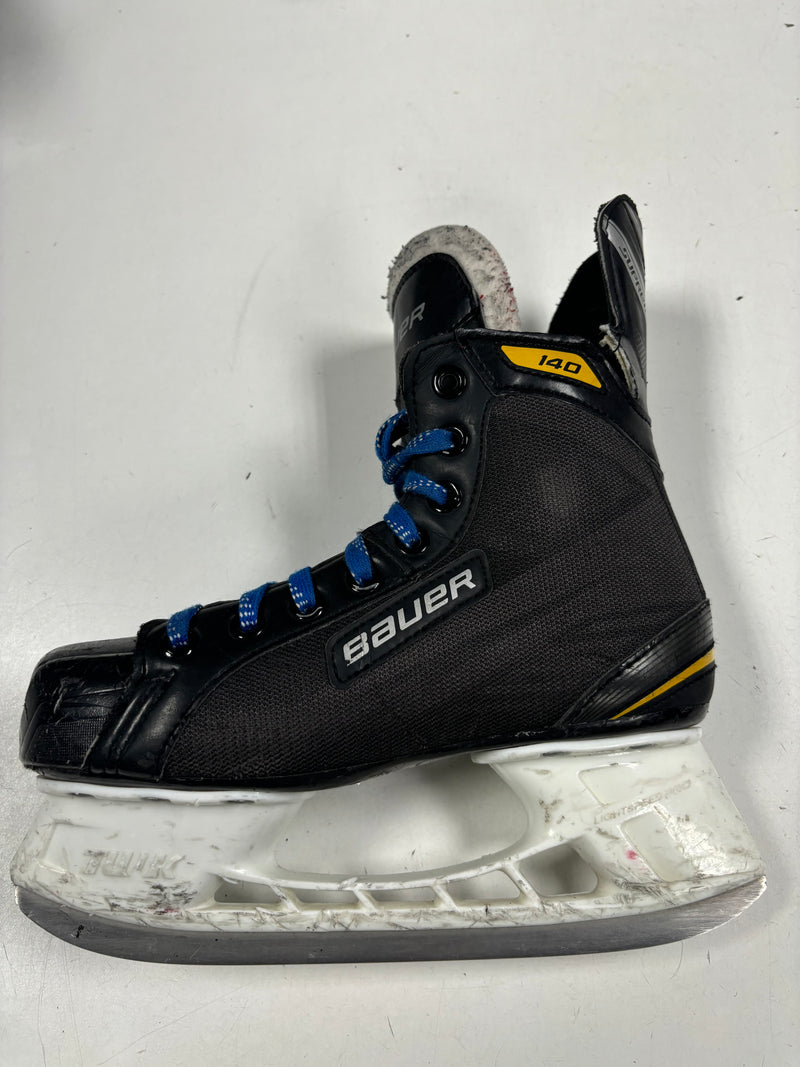 Load image into Gallery viewer, Used Bauer Supreme 140 Size 3 Hockey Skates
