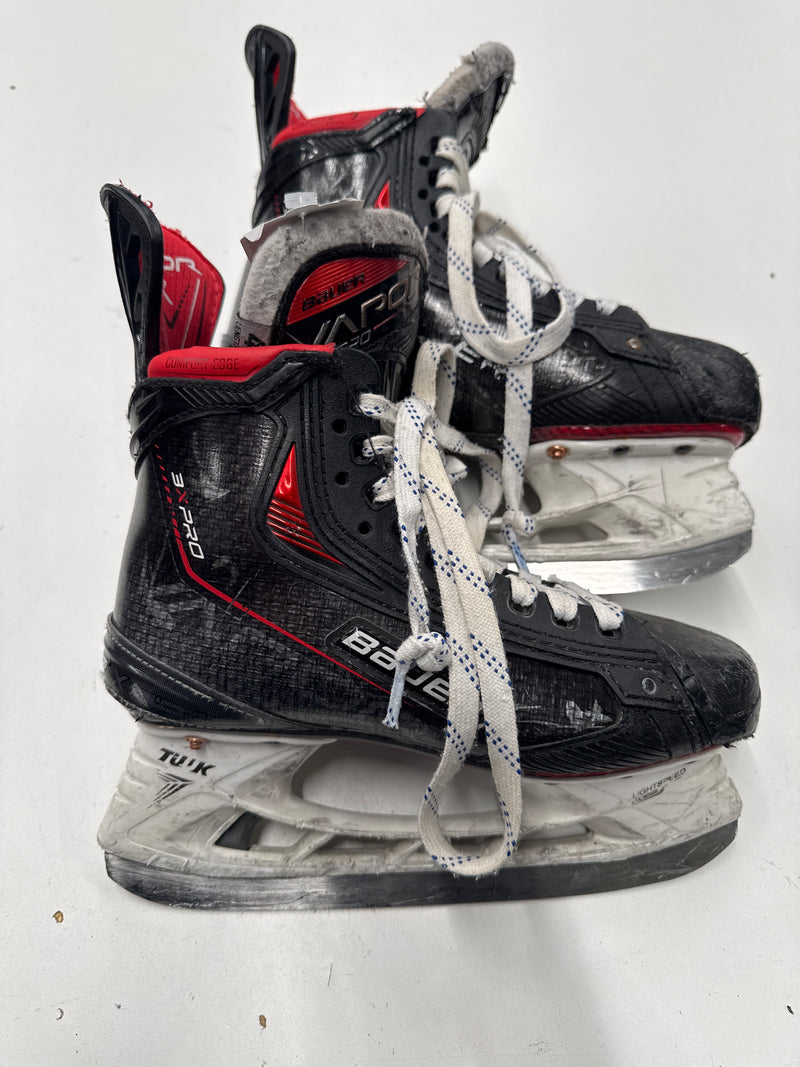 Load image into Gallery viewer, Used Bauer Vapor3x pro Hockey Skates, INT 4 fit. 3
