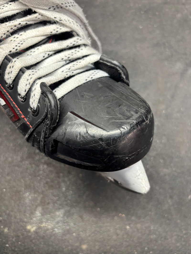 Load image into Gallery viewer, Used CCM Jetspeed FT380 Sr. 7.5D Hockey Skates
