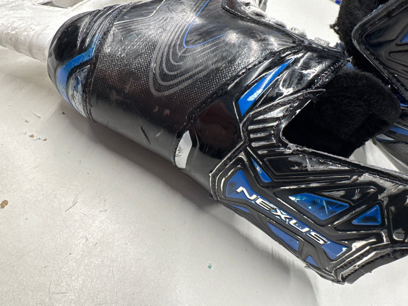 Load image into Gallery viewer, Used Bauer Nexus N2900 Jr. Hockey Skates
