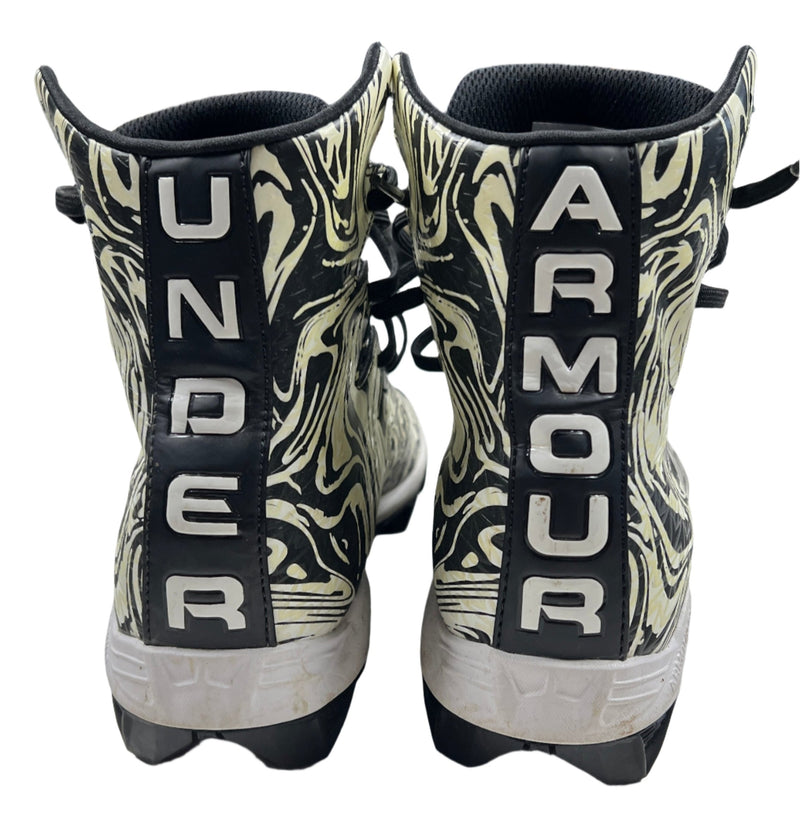 Load image into Gallery viewer, Used Under Armour Highlight Football Cleats Youth Size 4.5

