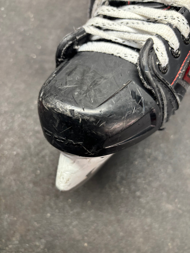 Load image into Gallery viewer, Used CCM Jetspeed FT380 Sr. 7.5D Hockey Skates
