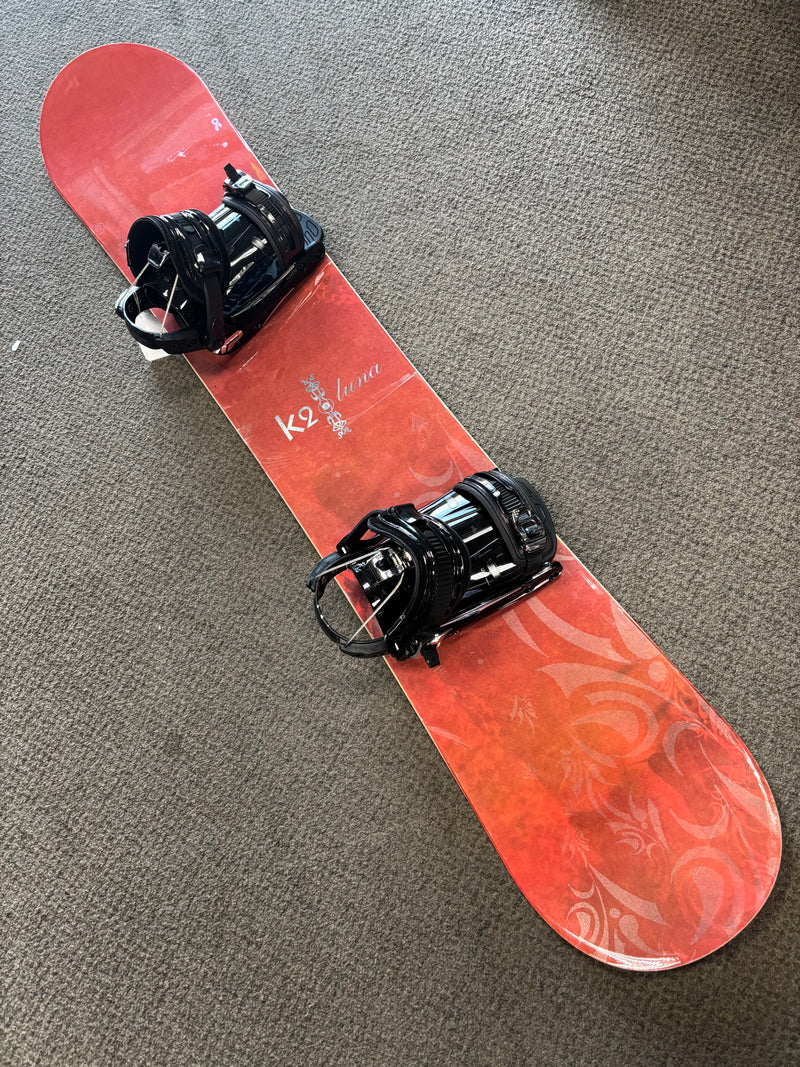 Load image into Gallery viewer, Used K2 Luna 150cm Snowboard w/ Bindings
