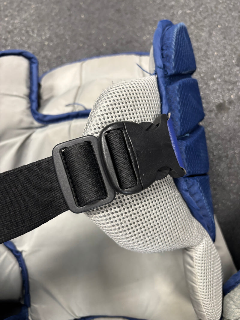 Load image into Gallery viewer, Used Vaughn Ventus SLR Jr. Goalie Chest Protector
