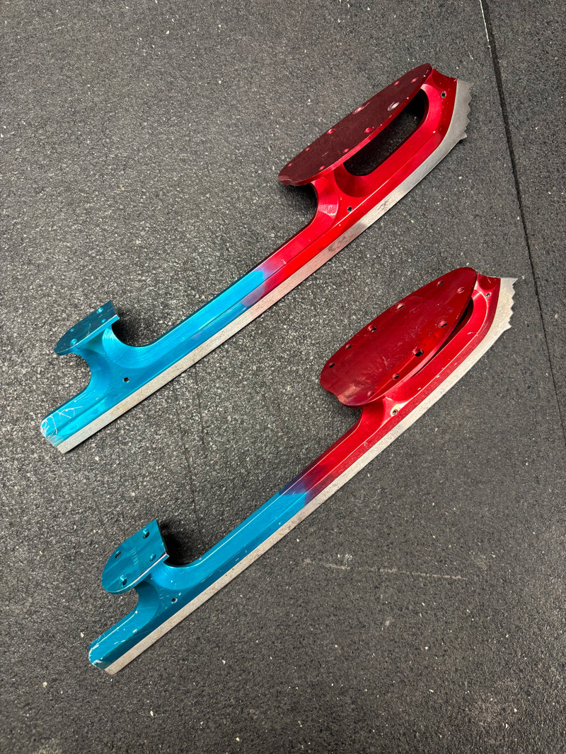 Load image into Gallery viewer, Used Paramount CA Figure Skate Blades
