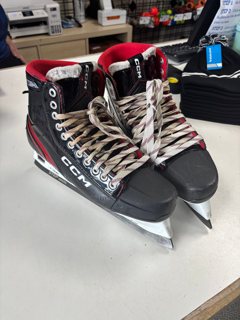 Load image into Gallery viewer, Used CCM Eflex 6.5 Sr. Size 11 Goalie Skates
