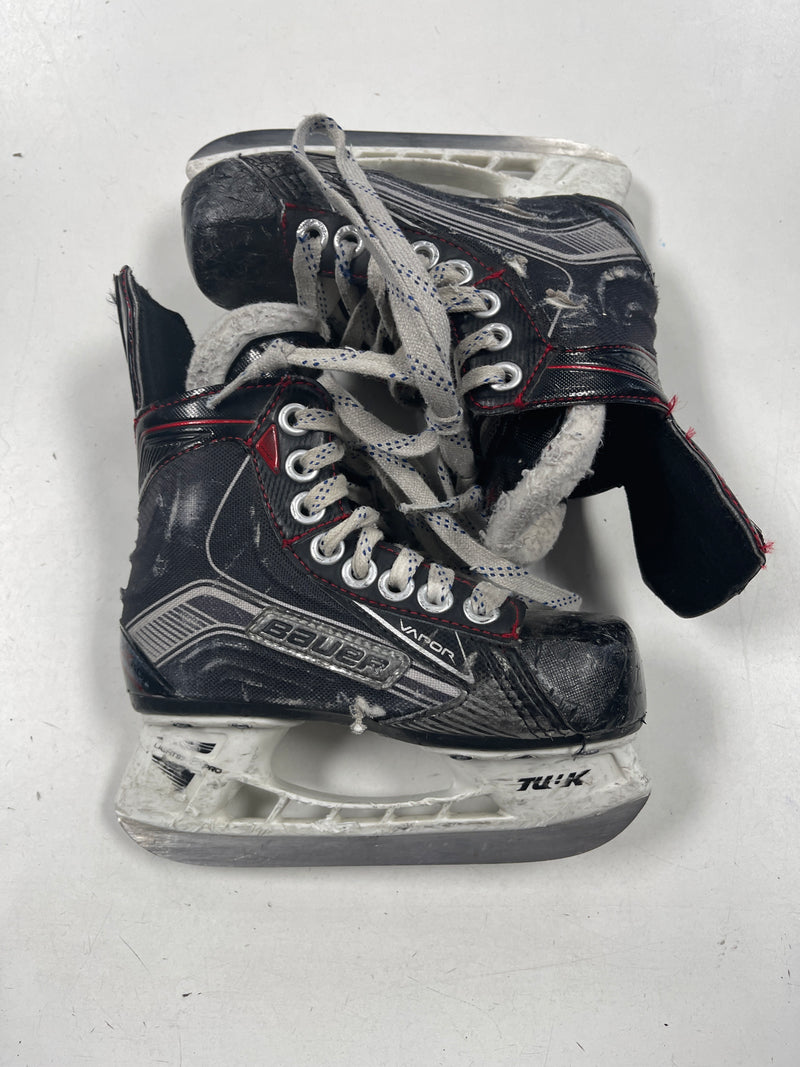 Load image into Gallery viewer, Used Bauer Vapor Yth. Size 10 Ice Hockey Skates
