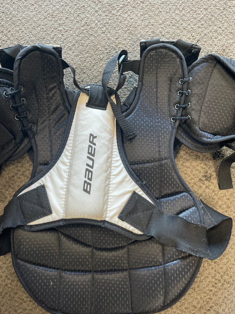 Load image into Gallery viewer, Used Bauer Prodigy 2.0 Yth. Size S/M Hockey Goalie Chest Protector
