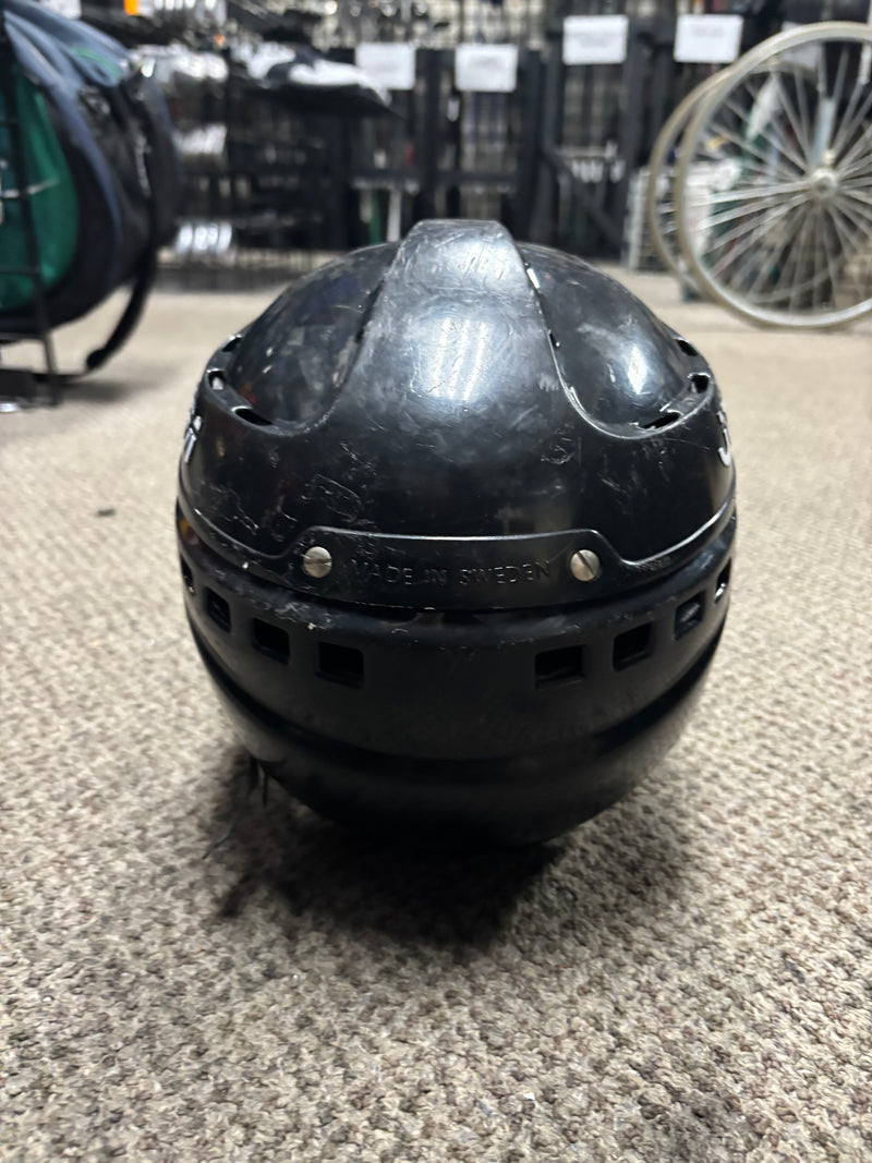 Load image into Gallery viewer, JOFA 390SR Hockey Helmet
