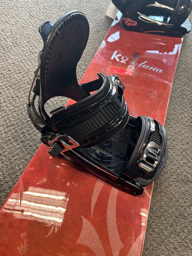 Load image into Gallery viewer, Used K2 Luna 150cm Snowboard w/ Bindings
