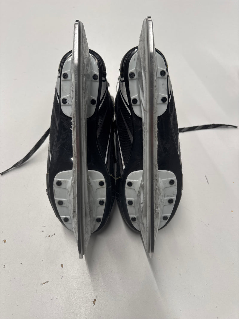 Load image into Gallery viewer, Used CCM Tacks 9040 Ice Hockey Skates, Size 4
