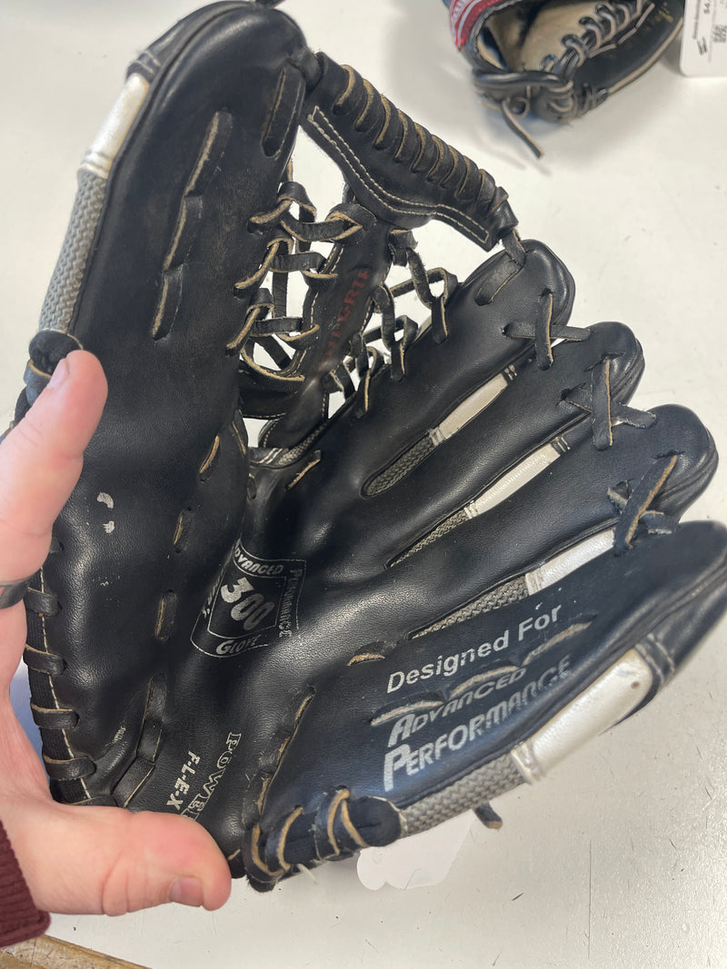 Load image into Gallery viewer, Used Youth Advanced Performance RHT Baseball Glove
