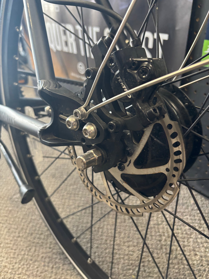 Load image into Gallery viewer, Lightly Used Priority Continuum Onyx Bicycle
