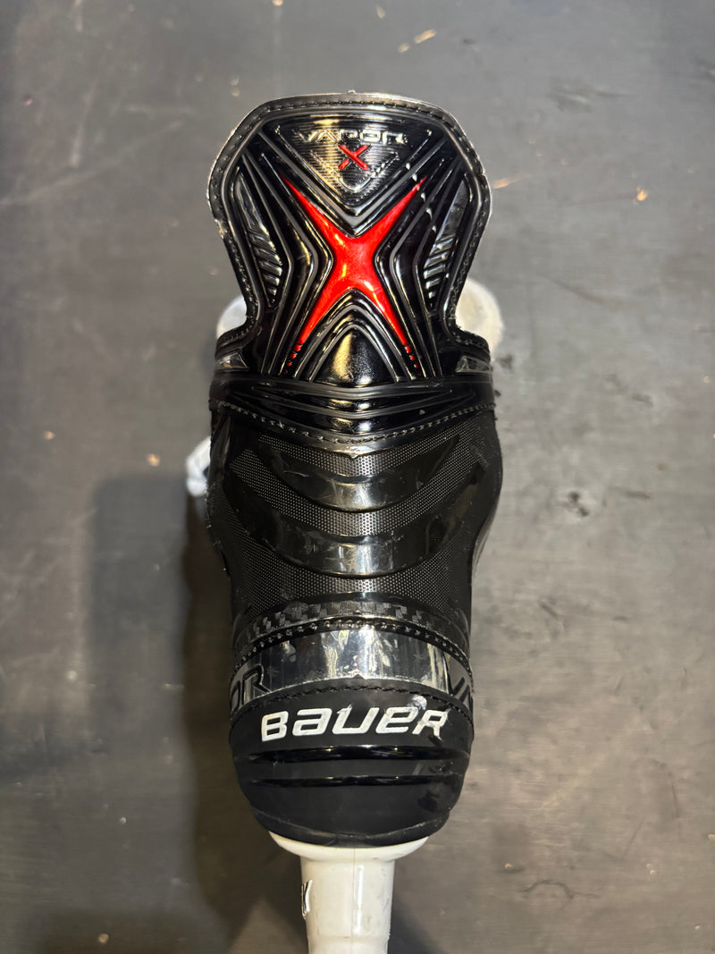 Load image into Gallery viewer, Slightly Used Bauer Vapor X3.5 Jr. 3 D Hockey Skates
