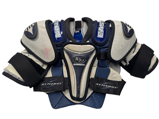 Used Easton Synergy 700 Hockey shoulder pads Jr. Small