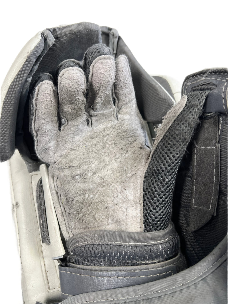 Load image into Gallery viewer, Used Warrior Ritual G2 Sr. Hockey Goalie Blocker
