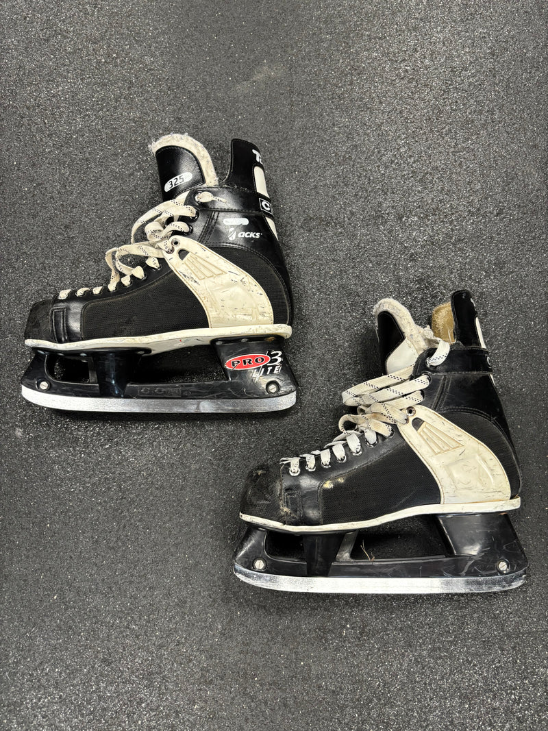 Load image into Gallery viewer, Used CCM Tacks 325 Sr. Hockey Skates
