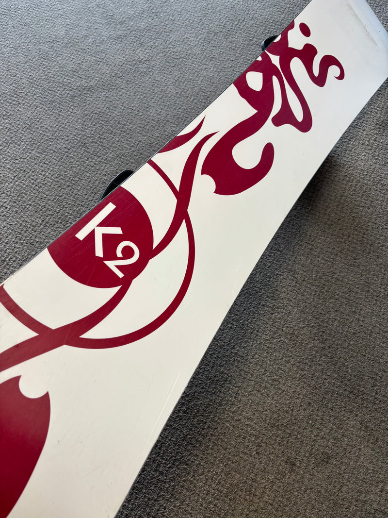 Load image into Gallery viewer, Used K2 Luna 150cm Snowboard w/ Bindings
