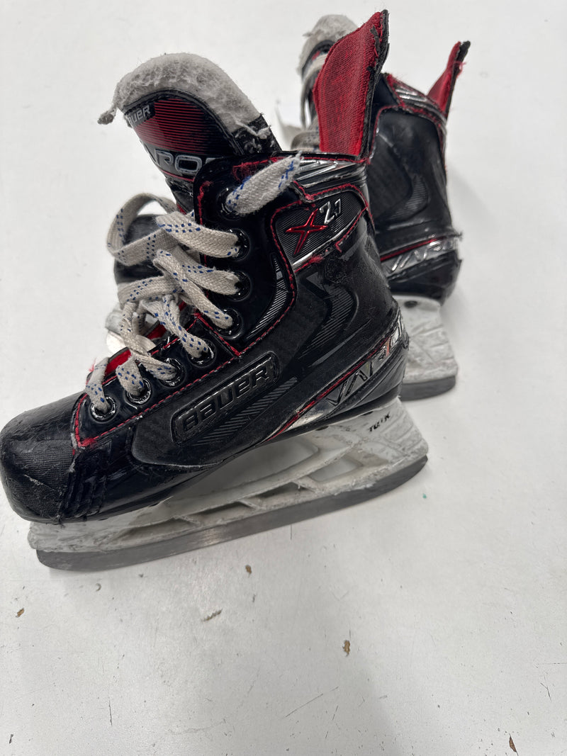 Load image into Gallery viewer, Used Bauer Vapor X2.7 Youth Size 12 Hockey Skates
